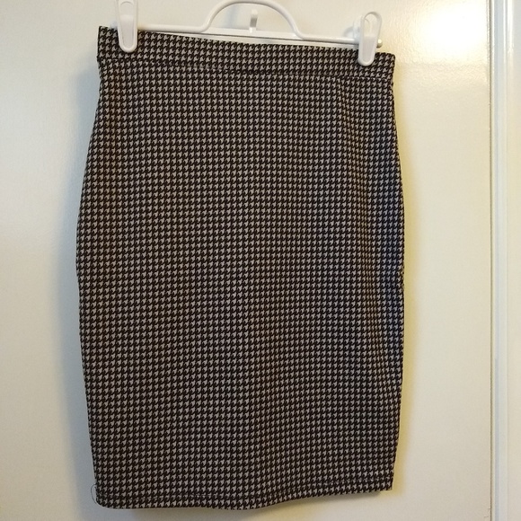 Houndstooth mini skirt NWOT - Picture 2 of 4